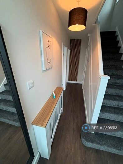 3 Bedroom Semi-Detached House To Rent In Lister Road, Scunthorpe, DN15