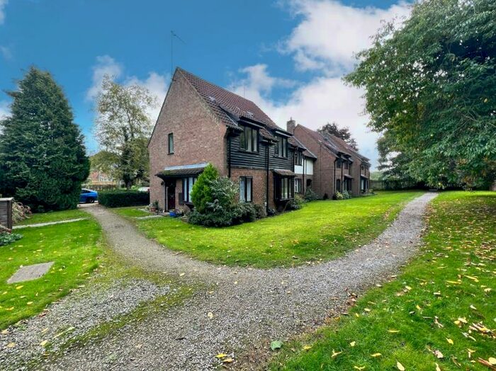 1 Bedroom Ground Flat To Rent In All Hallows Road, Walkington, HU17