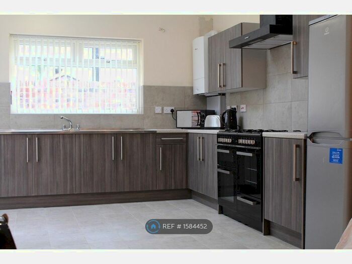 8 Bedroom Terraced House To Rent In Kenmare Road, Liverpool, L15