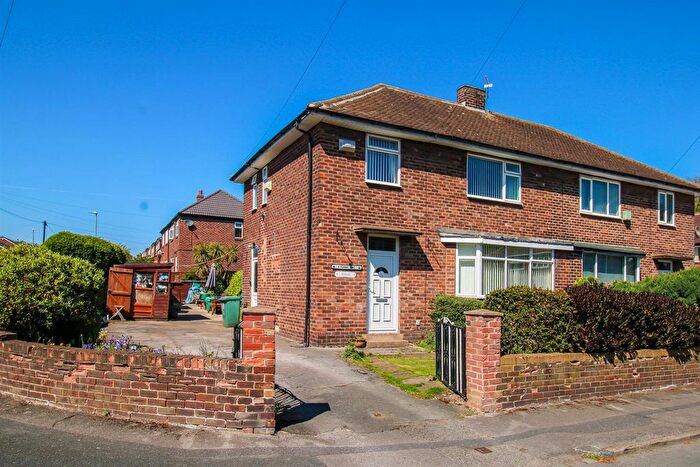 3 Bedroom Semi-Detached House For Sale In Pennine Road, Dewsbury, WF12