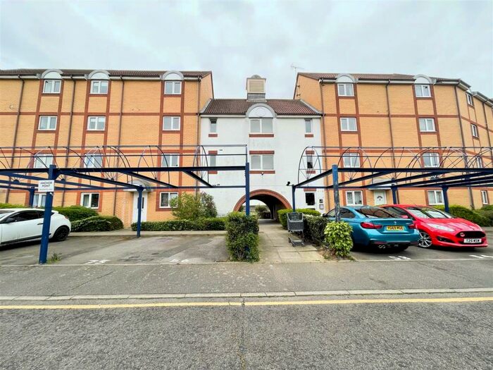 2 Bedroom Apartment To Rent In Astley, Grays, RM17