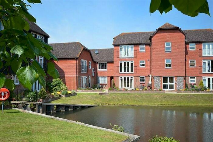 2 Bedroom Flat To Rent In Broadbridge Mill, Old Bridge Road, Chichester, PO18