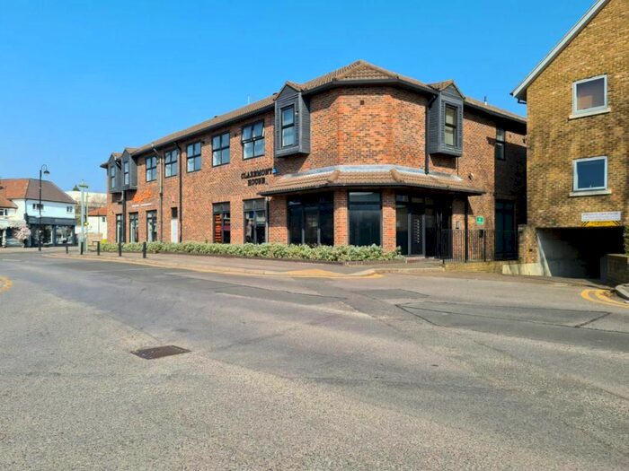 2 Bedroom Flat To Rent In Molesey Road, Hersham, Walton-On-Thames, KT12