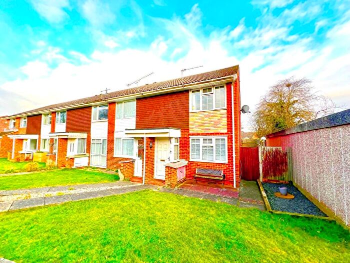 2 Bedroom End Of Terrace House To Rent In Bedford Close, Hedge End, Southampton, Hampshire, SO30