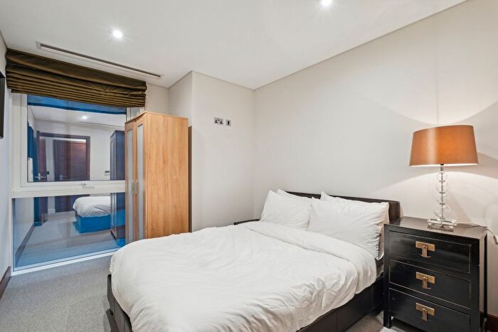 2 Bedroom Flat To Rent In Burnelli Building, Queenstown Road, SW11