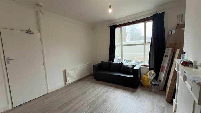 1 Bedroom Flat To Rent In Playford Road, Finsbury Park, N4