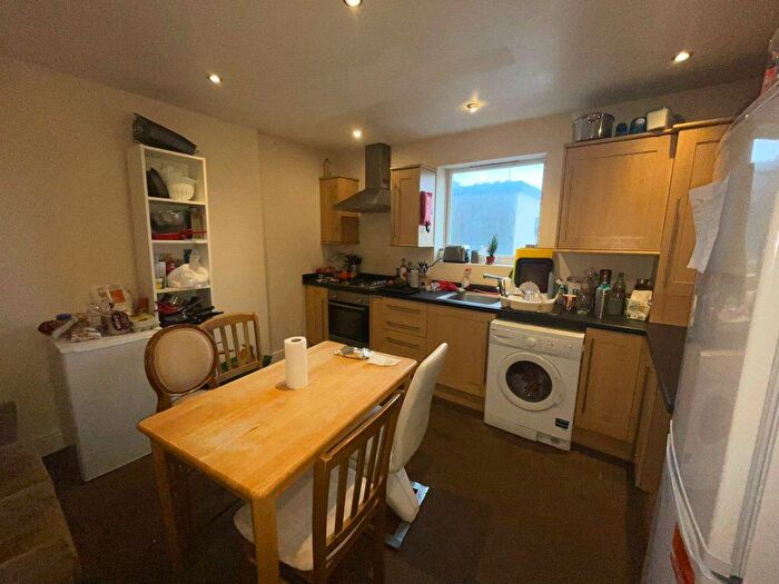 3 Bedroom Flat To Rent In St Michaels Hill – Top Floor – Ref, BS2