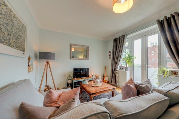 1 Bedroom Flat To Rent In Shackleton Close, Forest Hill, London, SE23