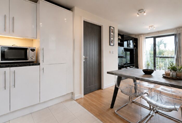 2 Bedroom Flat For Sale In Uxbridge Road, West Ealing, W13