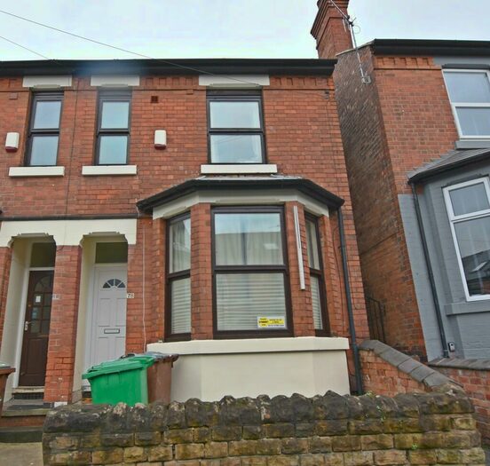 6 Bedroom Terraced House To Rent In Kimbolton Avenue Nottingham, NG7