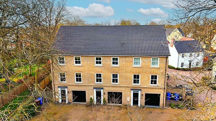 3 Bedroom Town House For Sale In Jersey Meadow, Kentford, CB8