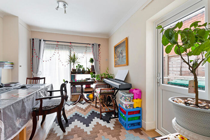 3 Bedroom Terraced House For Sale In Bordesley Road, Morden, SM4
