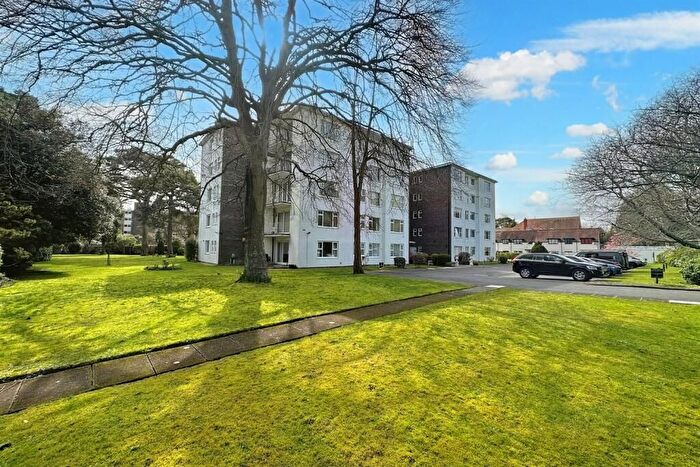 2 Bedroom Property To Rent In Ashton Court, Poole, BH13
