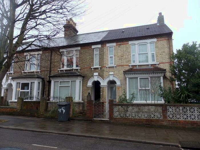 5 Bedroom Semi-Detached House To Rent In Clarendon Street, Bedford, MK41