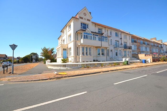 2 Bedroom Flat For Sale In Marine Parade, Littlestone, TN28