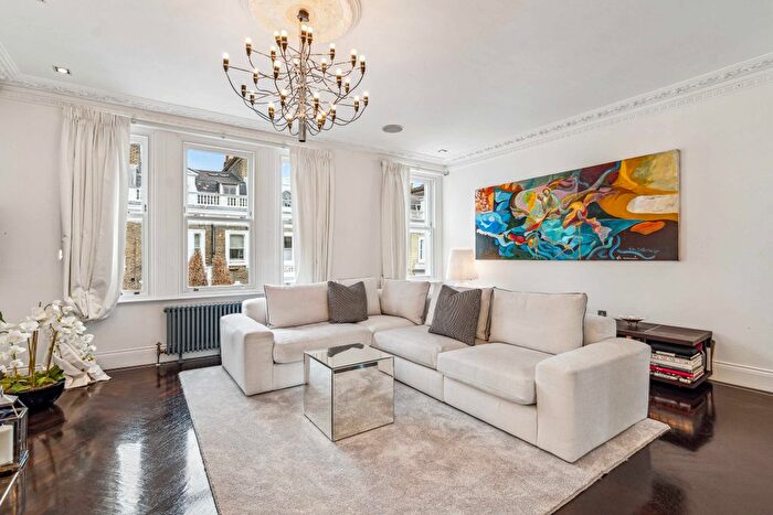 2 Bedroom Maisonette For Sale In Westgate Terrace, SW10