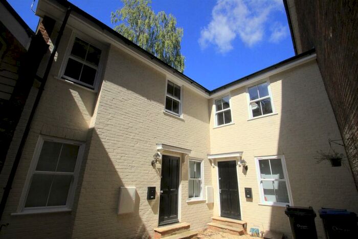 2 Bedroom Semi-Detached House To Rent In Salisbury - Fisherton Street, SP2