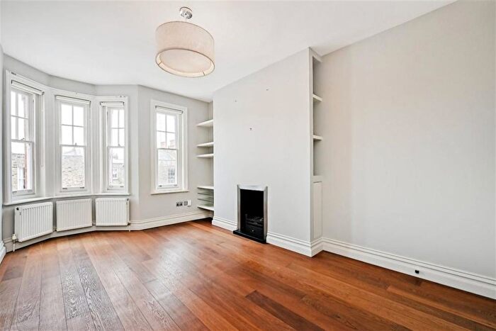 2 Bedroom Flat To Rent In Park Walk, London, SW10