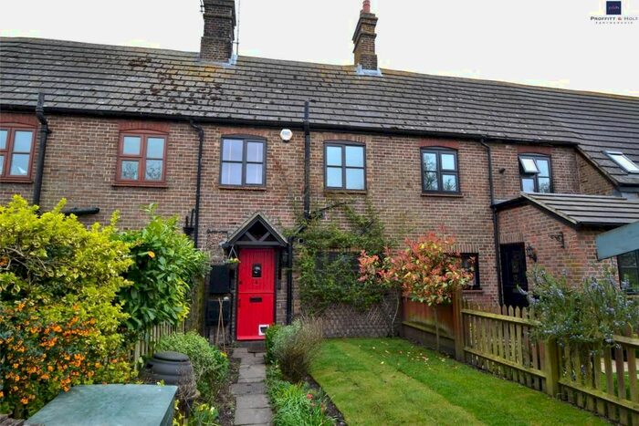 3 Bedroom Terraced House To Rent In Pebblemoor, Edlesborough, Dunstable, LU6