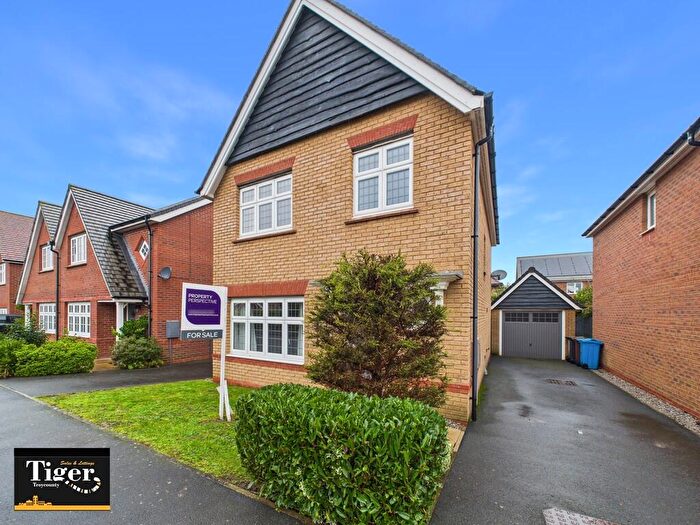 3 Bedroom Detached House For Sale In Holly Wood Way, Blackpool, FY4