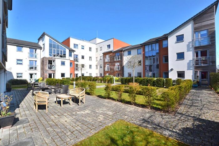 1 Bedroom Flat For Sale In Kings Place, Fleet, GU51