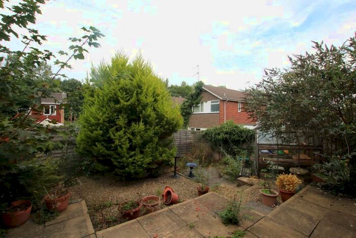 3 Bedroom House To Rent In Berrington Close, Redditch, B98