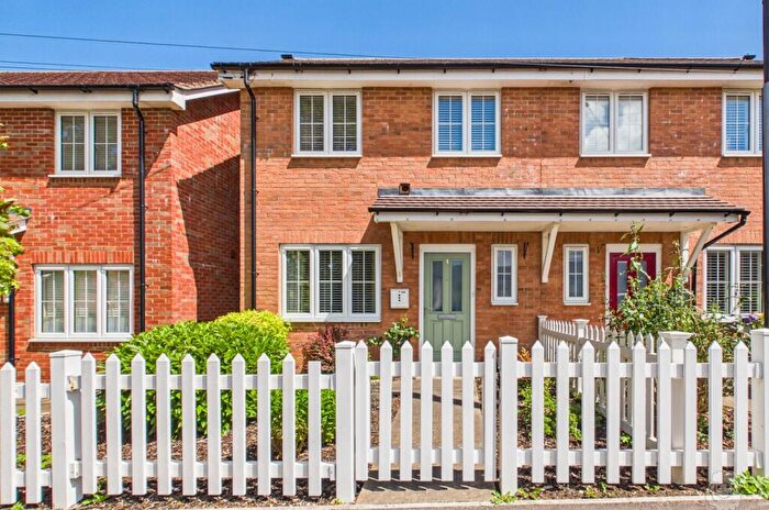 3 Bedroom Semi-Detached House For Sale In Liphook Road, Lindford, Bordon, GU35