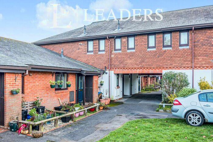 2 Bedroom Maisonette To Rent In Stonepit Close, Godalming, GU7