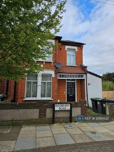 Studio To Rent In Boundary Road, London, N22