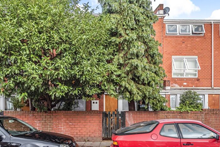 1 Bedroom Terraced House To Rent In Burchell Road, Peckham, London, SE15