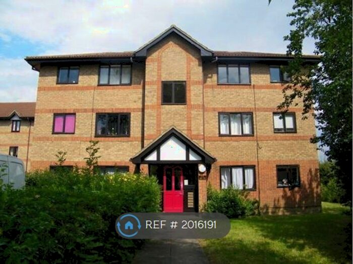 1 Bedroom Flat To Rent In Dalrymple Close, London, N14