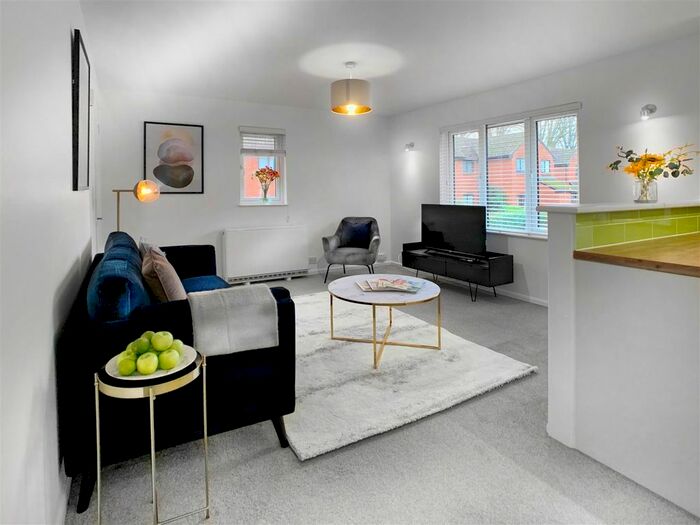 1 Bedroom Flat To Rent In Turks Head Court, Eton, Windsor, SL4