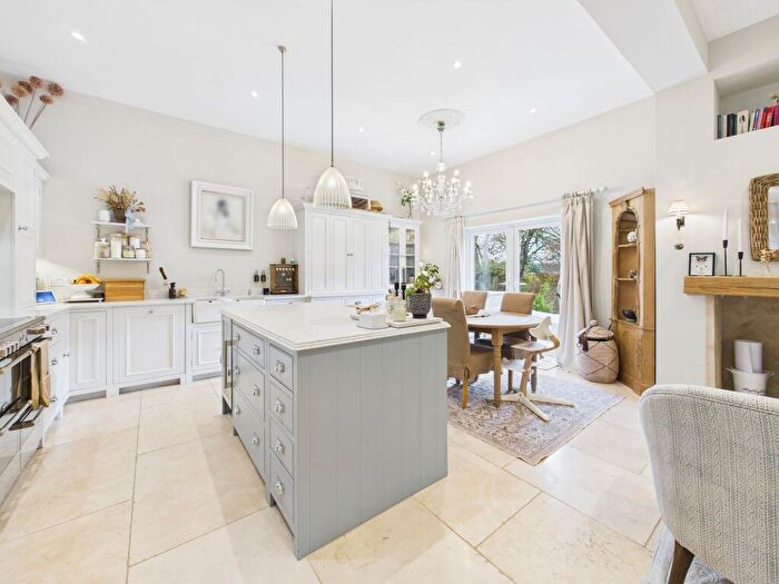 4 Bedroom Detached House For Sale In Worcester Road, Chipping Norton, OX7