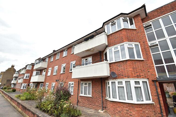 2 Bedroom Flat To Rent In Surbiton Road, Kingston Upon Thames, KT1