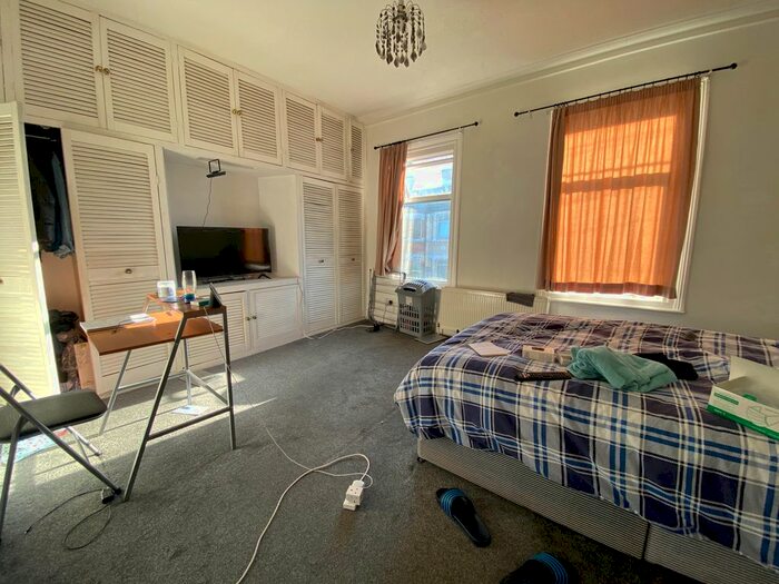 4 Bedroom End Of Terrace House To Rent In Lyndhurst Road, Wood Green N22