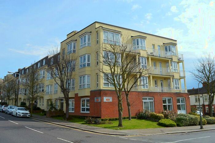 2 Bedroom Apartment To Rent In Burleigh Court, Station Road, Westcliff-On-Sea, SS0