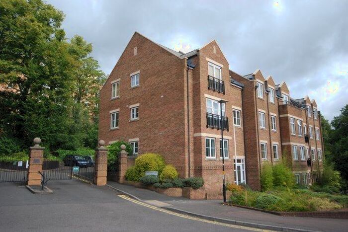 3 Bedroom Flat To Rent In Caversham Place, Sutton Coldfield, B73