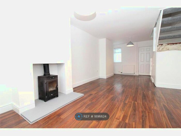 2 Bedroom Terraced House To Rent In King John Street, Swindon, SN1