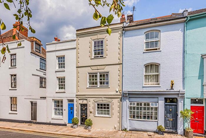 3 Bedroom Terraced House For Sale In Lombard Street, Old Portsmouth, PO1