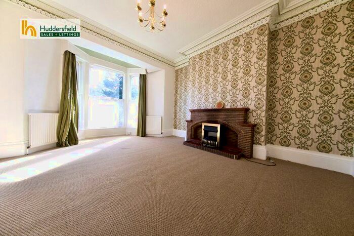 4 Bedroom Detached House To Rent In Church Street, Huddersfield, HD1