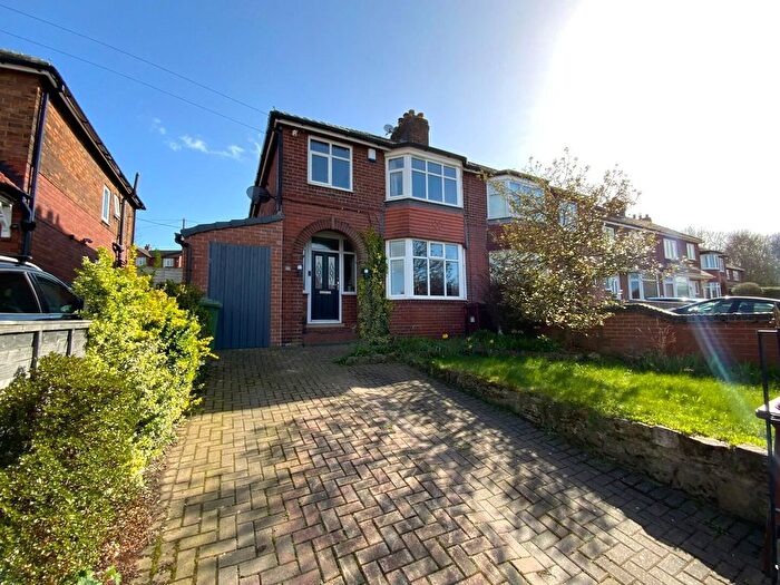 3 Bedroom Semi-Detached House For Sale In Brookfield Avenue, Castleford, WF10
