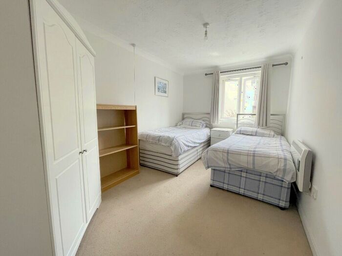 2 Bedroom Retirement Property For Sale In Potters Court, Darkes Lane, Potters Bar, Hertfordshire, EN6