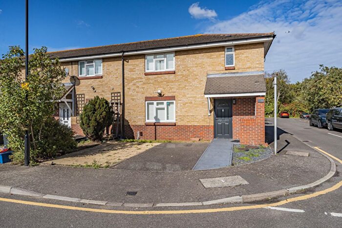 3 Bedroom End Terrace House For Sale In Blenheim Way, Isleworth, TW7