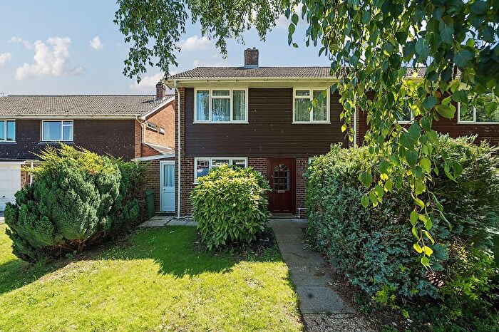 3 Bedroom End Terrace House To Rent In Grayshott Close, Winchester, SO22