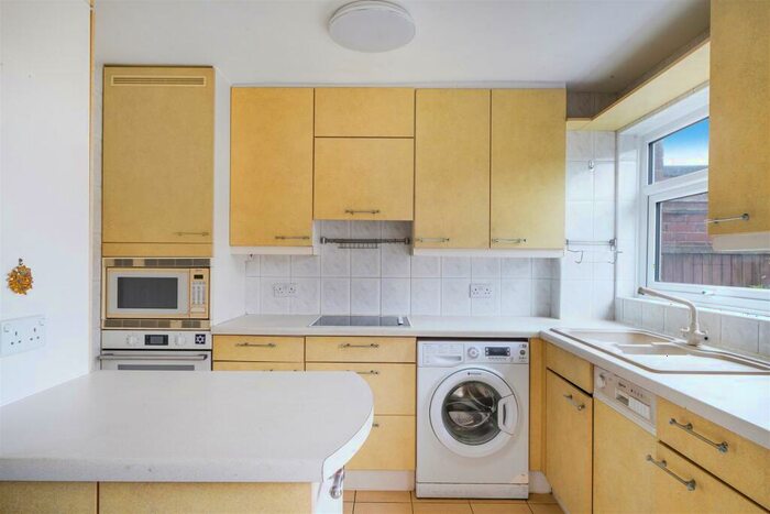 3 Bedroom End Of Terrace House For Sale In Eton Avenue, Wembley, HA0