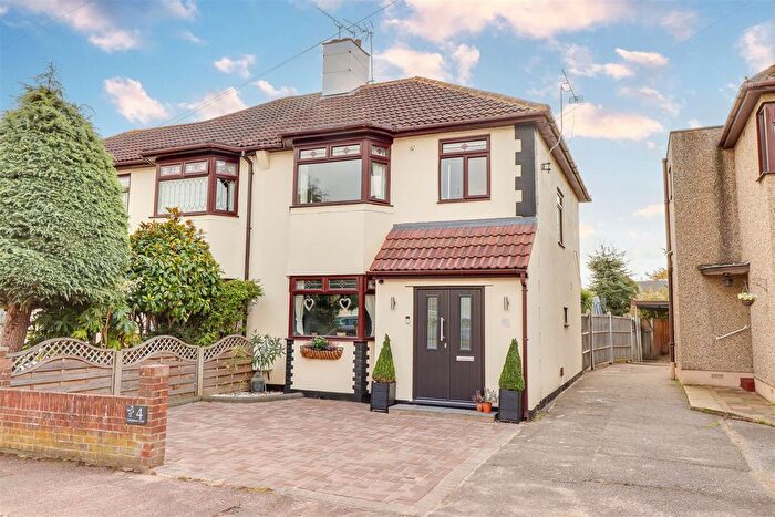 3 Bedroom Semi Detached House For Sale In Lympstone Close, Westcliff-On-Sea, SS0