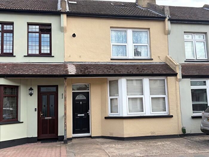 3 Bedroom Terraced House To Rent In North Avenue, Southend On Sea, SS2