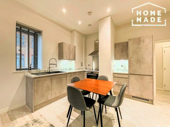 3 Bedroom Flat To Rent In Victoria Riverside, Leeds, LS10