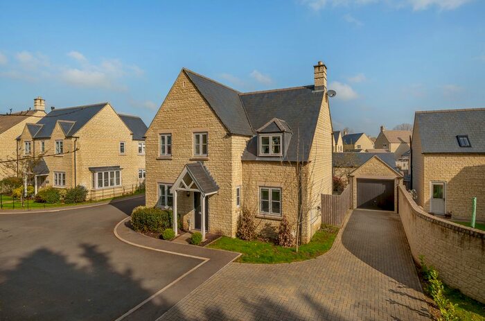 4 Bedroom Detached House For Sale In Radways Close, Fairford, Gloucestershire, GL7