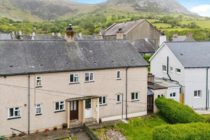 4 Bedroom Semi-Detached House For Sale In Bron Hendre, Trefor, Caernarfon, Gwynedd, LL54